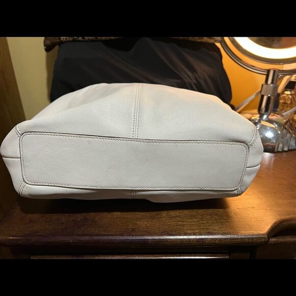 COACH SOHO SHOULDER LEATHER PURSE - Picture 3 of 7